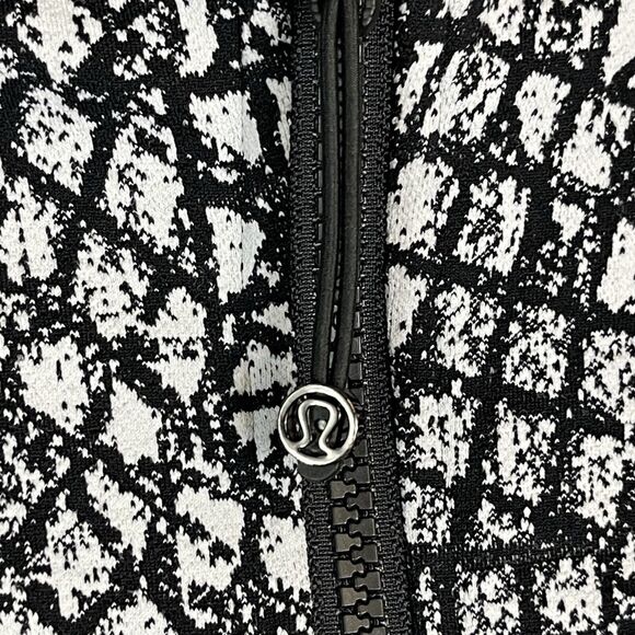 Lululemon Sweater Womens 8 Black White Define Jacket Full Zip Adult - Picture 5 of 13